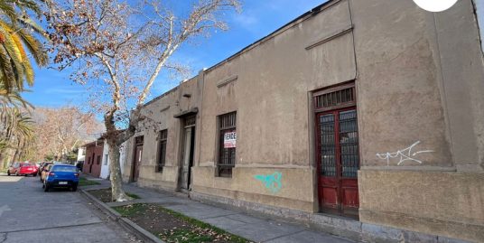 Vende propiedad en calle Riquelme, pleno San Felipe